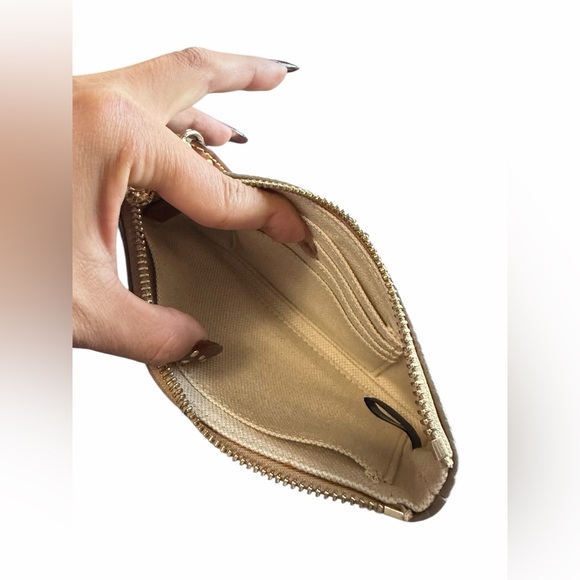 Dooney & Bourke Pebble Leather Wristlet Taupe Zip Clutch Wallet Card Case NWOT - Picture 6 of 7